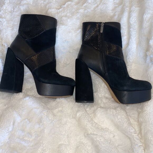Vince Camuto Leather Gilisama Black Suede Platform Ankle Boots Shoes Size 7 - Picture 3 of 8
